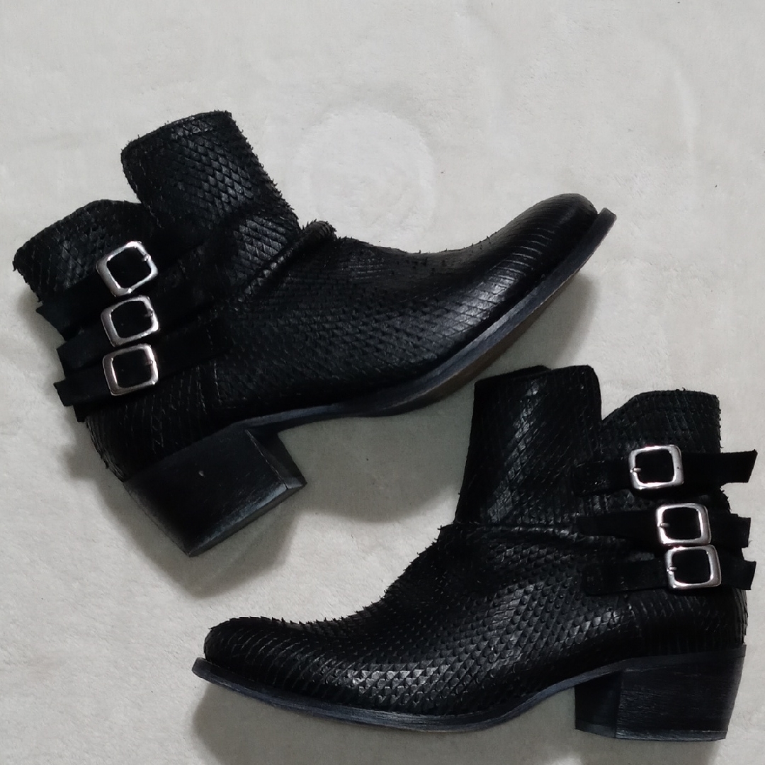 Eric Michael Carlita Black Python Textured Ankle Booties Size 38